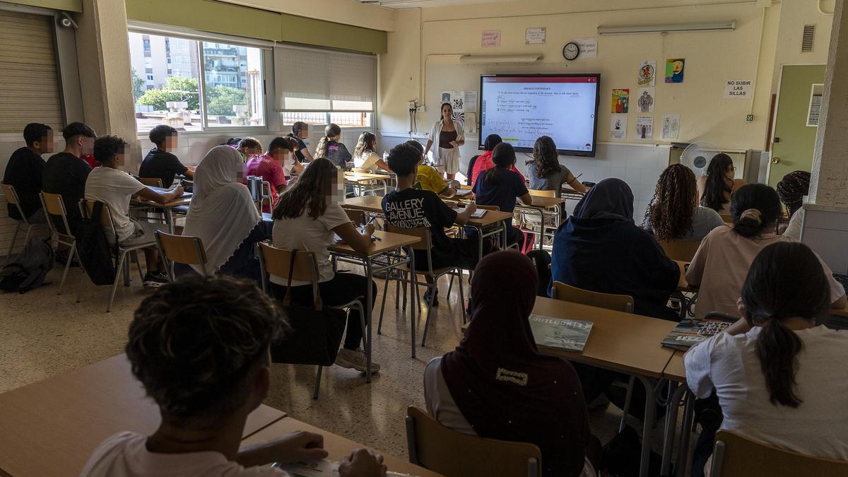 Alumnos y alumnas en un aula de Secundaria en la Comunidad Valenciana