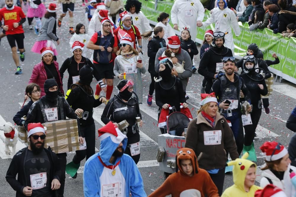 Miles de participantes celebraron el fin de año por el centro de Vigo