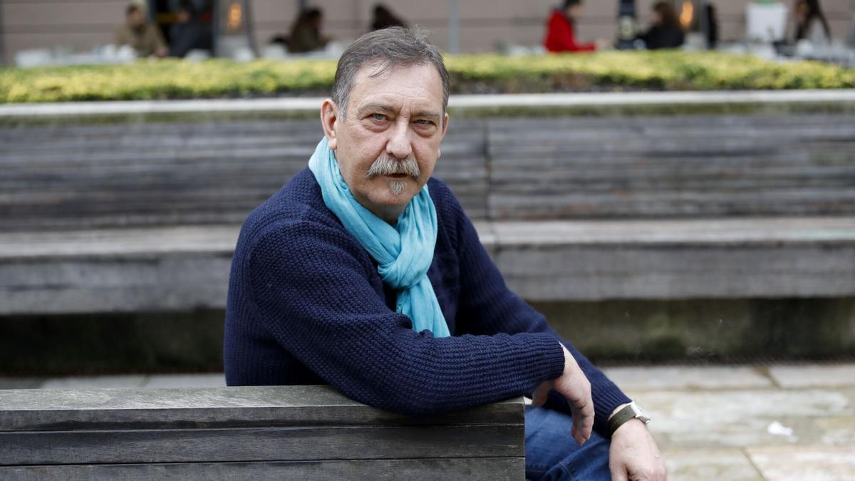 Adiós a Emilio Amor, poeta, artista y activista cultural asturiano, fallecido a los 71 años