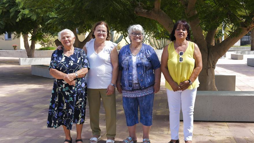 Siete mujeres con salitre moganero