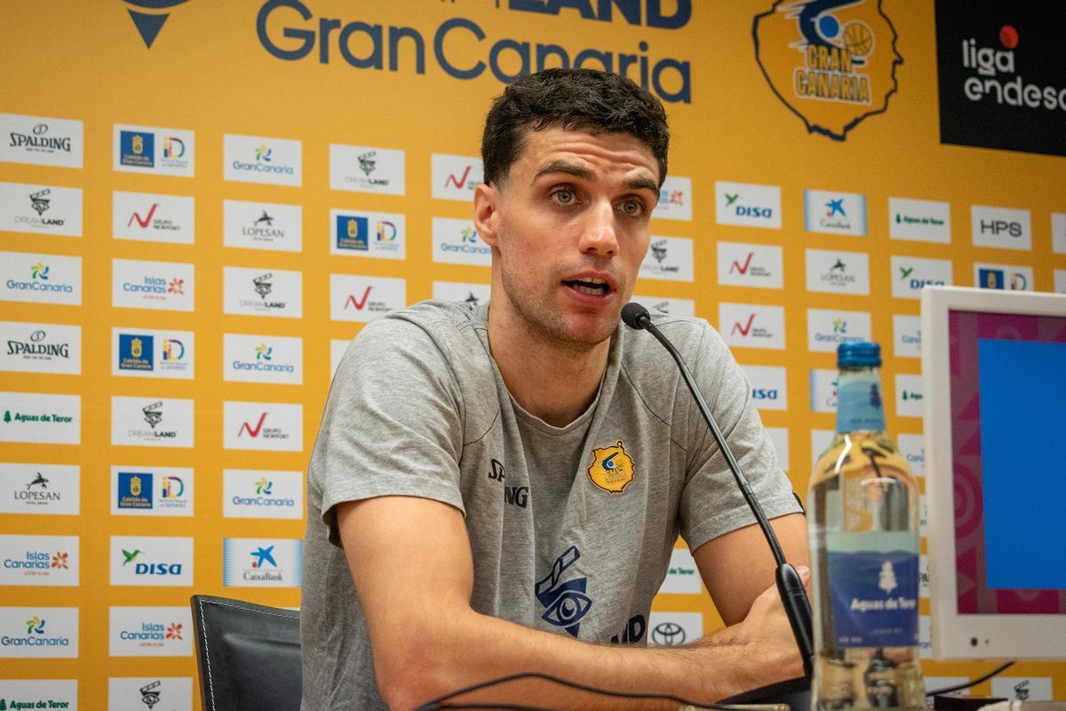 Carlos Alocén, esta mañana, en rueda de prensa.