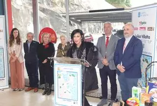 Vegalsa-Eroski homenaxea a Luísa Villalta con carteis e bolsas conmemorativas