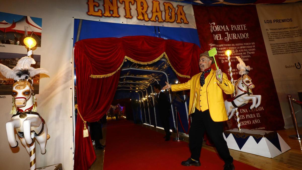 En imágenes | El Festival Internacional de Circo sorprende en Zaragoza con un espectáculo por todo lo alto