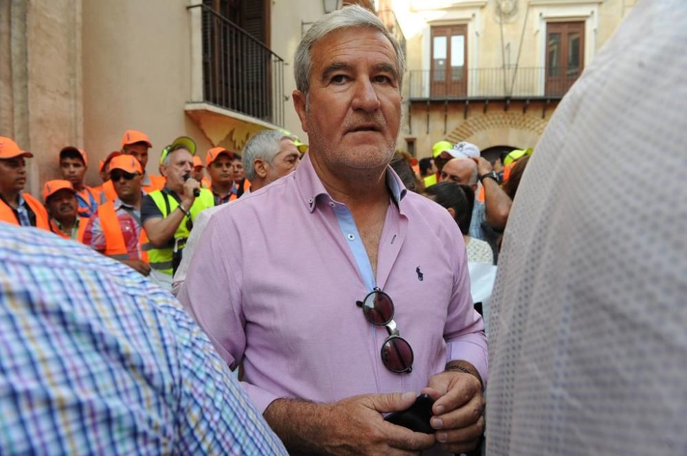 Gran protesta de los agricultores frente a la CHS