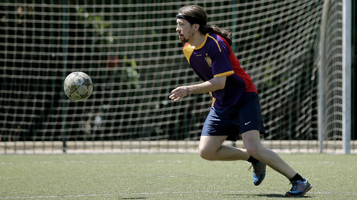 Pablo Iglesias ha participat en un partit de futbol amb altres membres de Podem.
