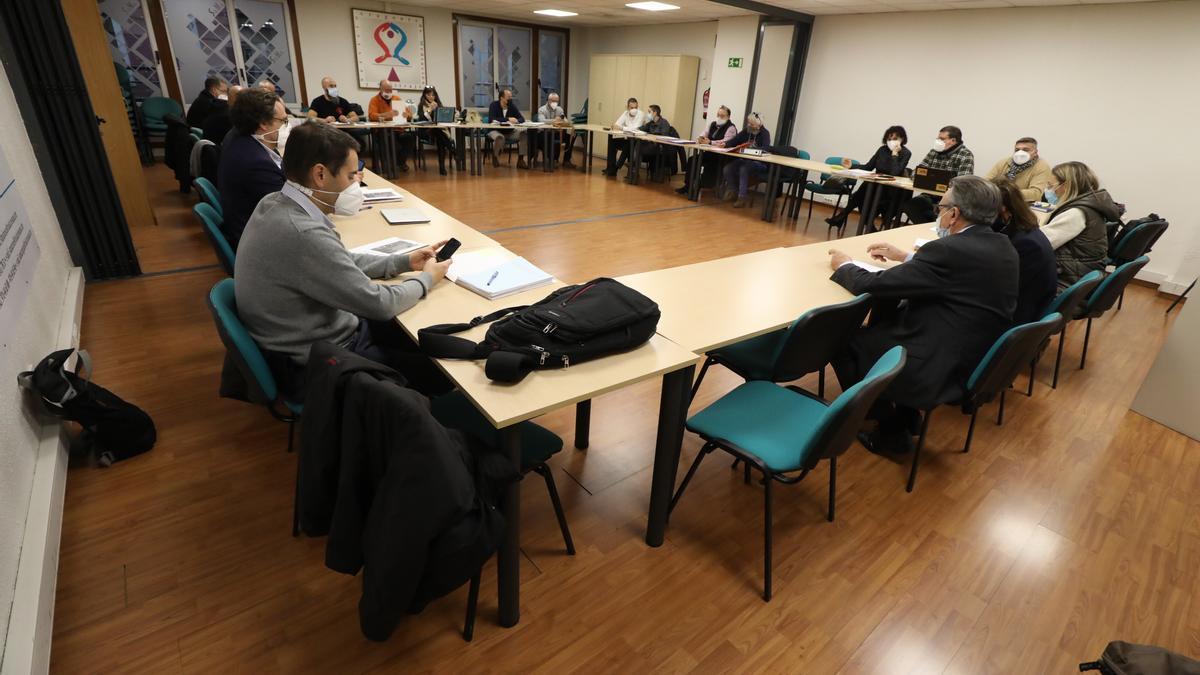 Reunión de la empresa, Avanza Zaragoza, y el comité del autobús urbano.