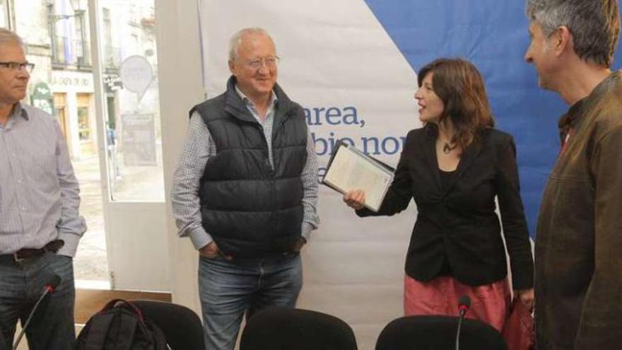 Yolanda Díaz y José García Buitrón, ayer en un acto.