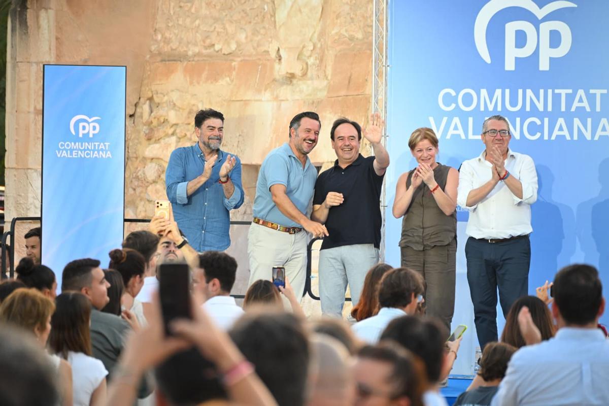 El PP convierte Elche en el escaparate del apoyo de Alicante a Juanfran Pérez Llorca ante Génova