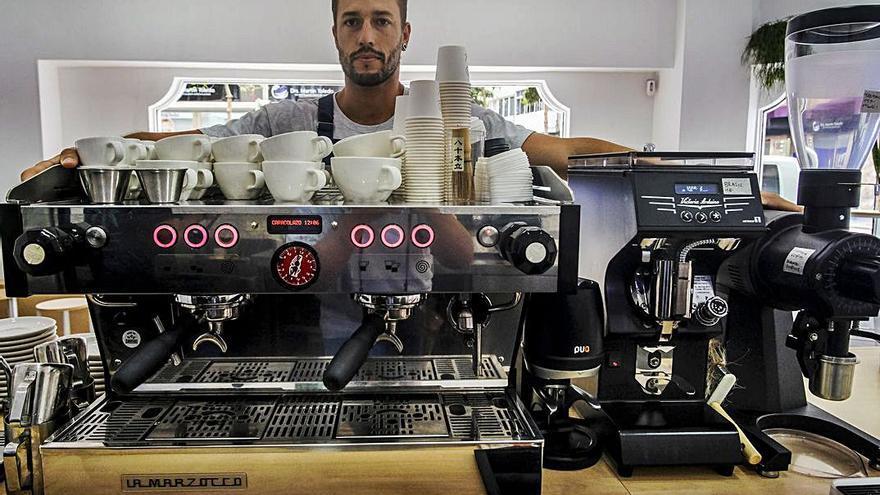 Jon Rueda en su cafetería Caracolillo Coffee. | | JUAN CARLOS GUERRA