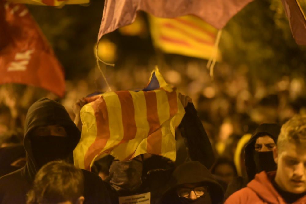 5.000 persones es manifesten a Manresa per protestar contra la repressió policial