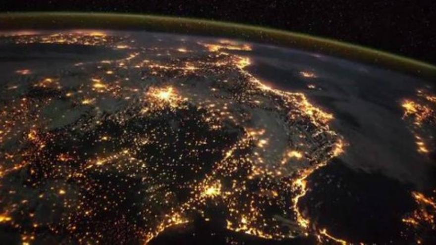 España, vista de noche desde el espacio