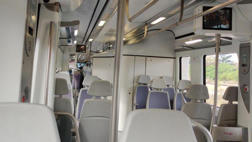 Trenes vacíos y autobuses con 10 viajeros: el ajuste del transporte, un acierto en Asturias a diferencia de Madrid