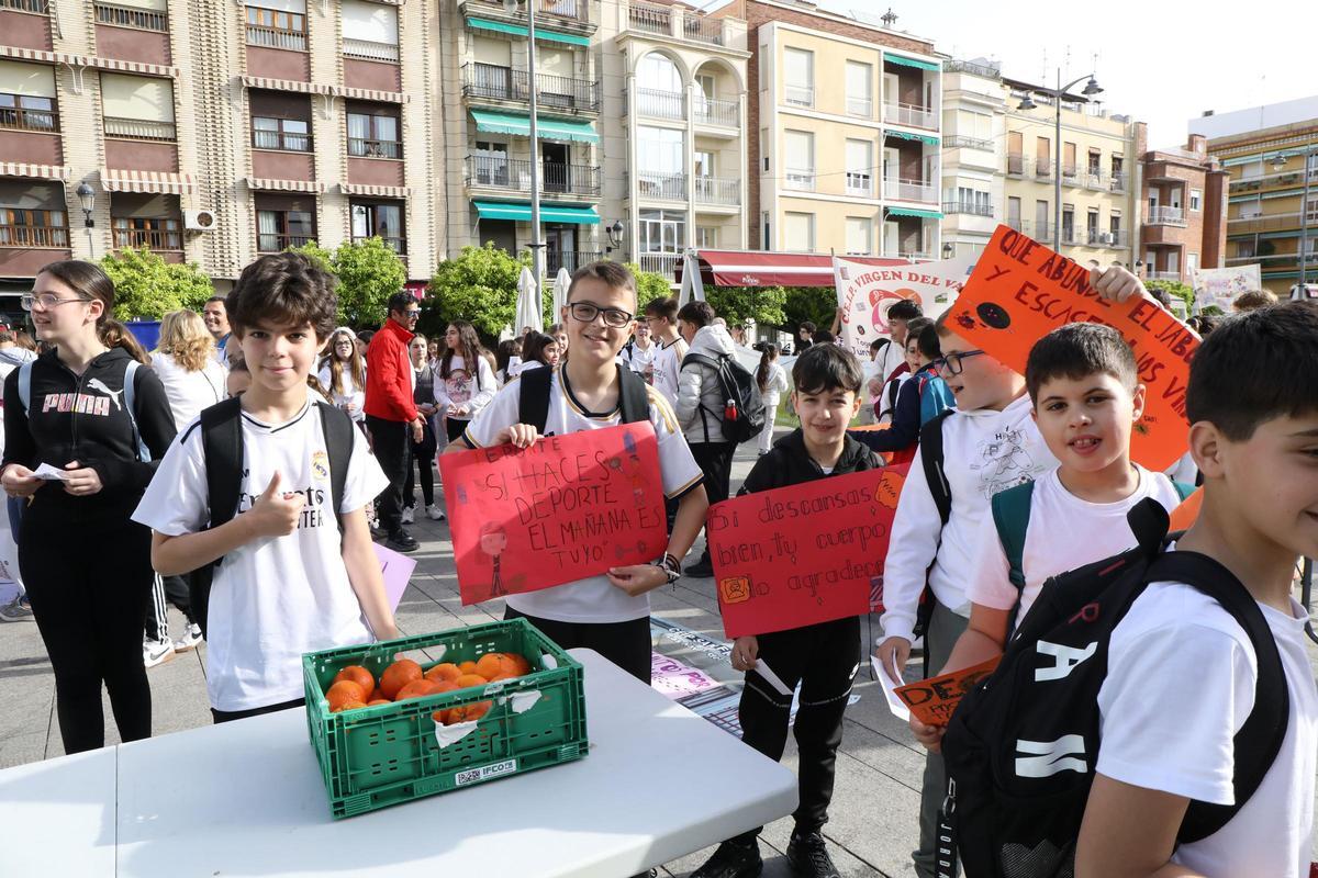 Alumnos en la marcha de Lucena.