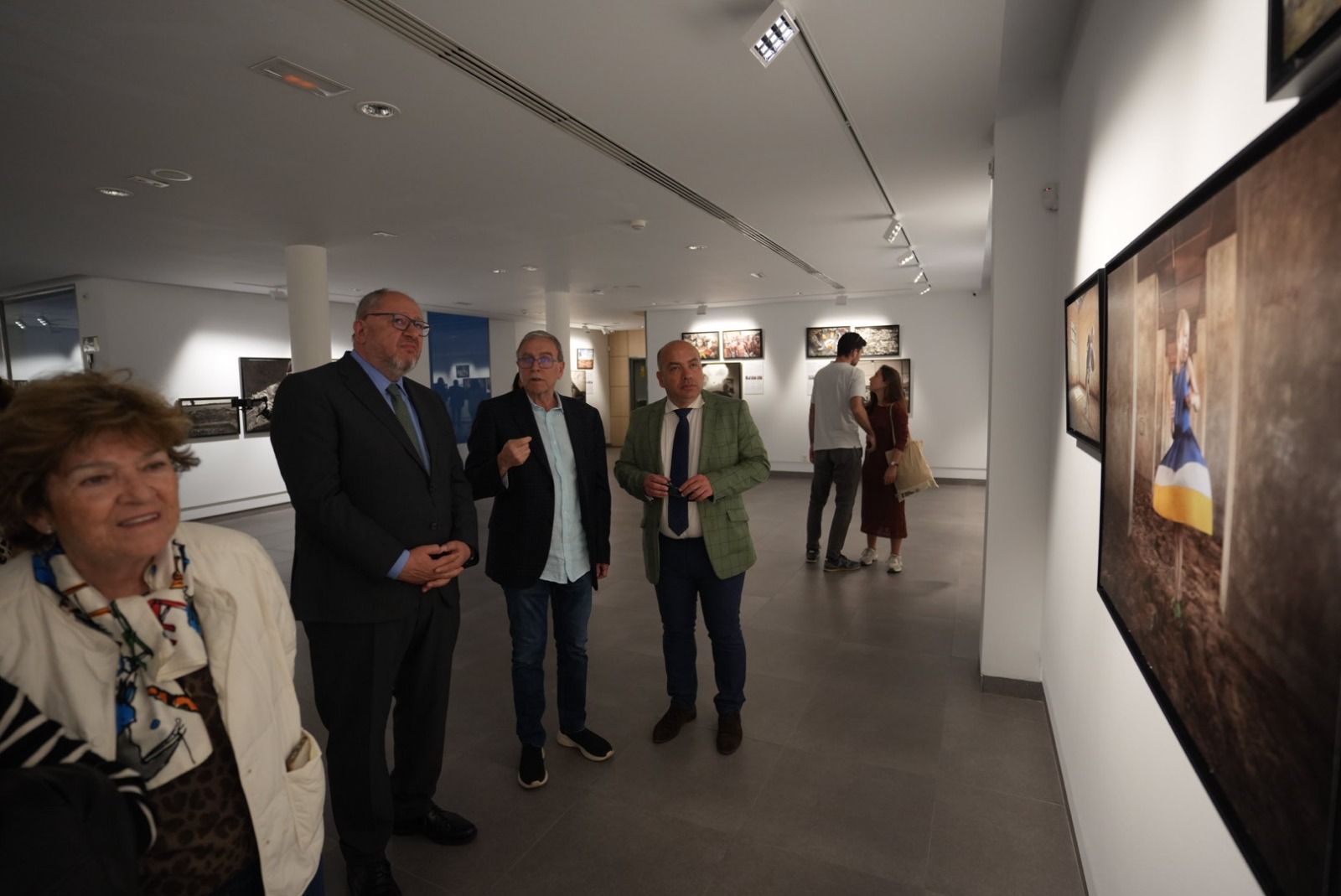 Abrir los ojos a la realidad más oscura