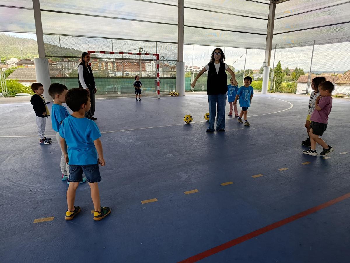 Pequeños atletas olímpicos compiten en Llanera