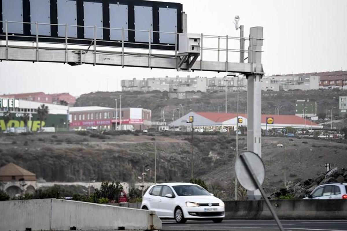 05-02-20 LAS PALMAS DE GRAN CANARIA. ZONA DE JINAMAR. LAS PALMAS DE GRAN CANARIA. Radar que mas multas pone   Fotos: Juan Castro.  | 05/02/2020 | Fotógrafo: Juan Carlos Castro