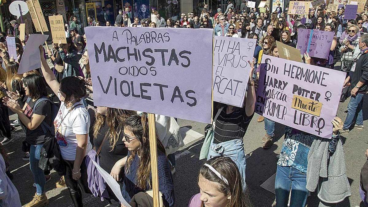 La manifestación del 8M recorre las calles de Palma, en una imagen de archivo.