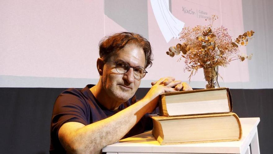 Jaime Priede, director de la Feria del Libro de Gijón: &quot;Estudiamos crecer en días, pero depende de librerías y editores&quot;