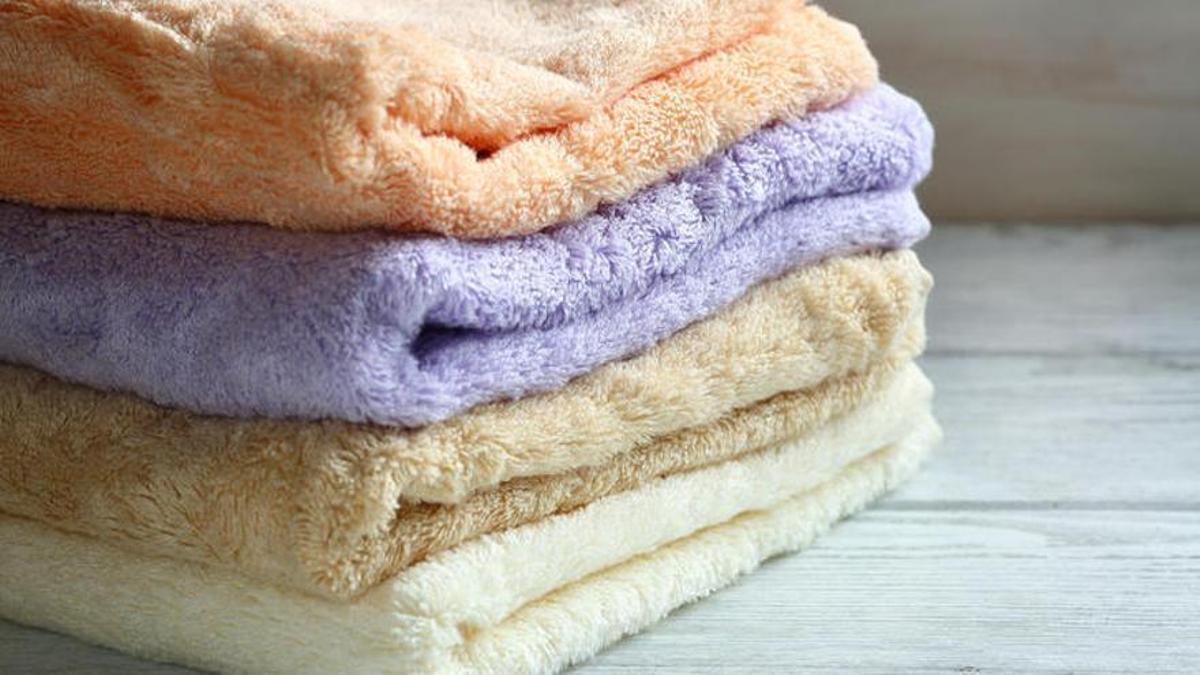 El truco de limpieza de moda para para dejar tus toallas viejas como nuevas