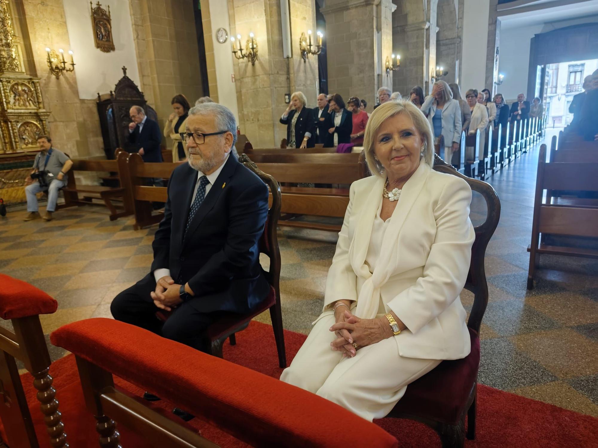 Bodas de oro en San Pedro de Juanjo Domínguez y Hermi Álvarez