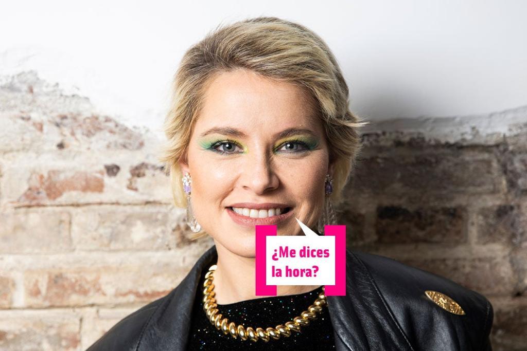 Soraya Arnelas: posado con maquillaje y peinado ochentero