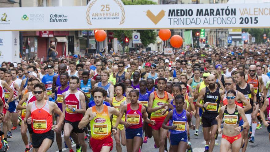 Participantes en la media maratón de Valencia de 2015