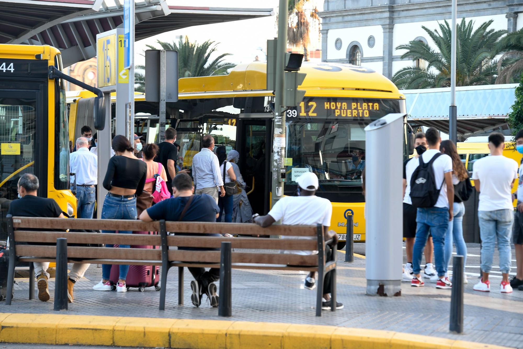 Huelga de guaguas y taxis en la capital grancanaria