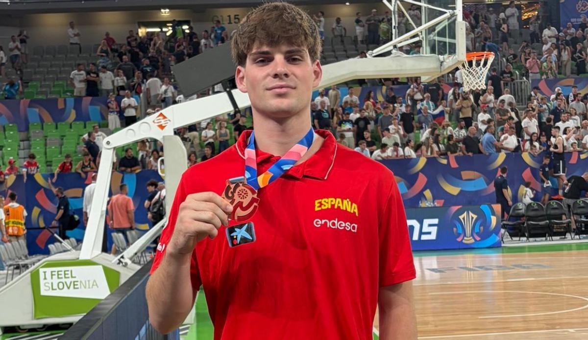 Alex Blanco se cuelga el bronce en el Eurobasket U20M.