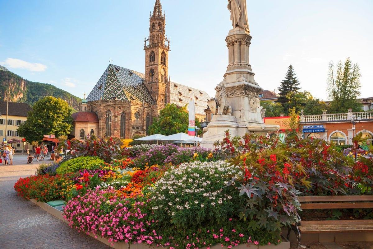 Piazza Walther y Catedral de Bolzano, Italia