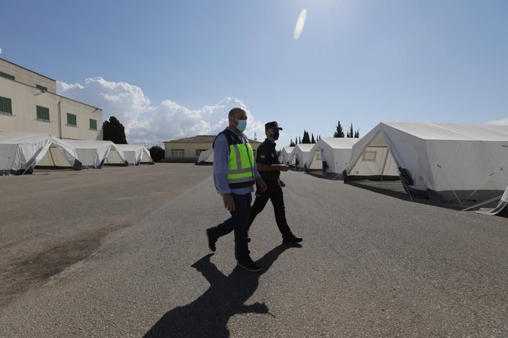 Preparan el cuartel de Son Tous para acoger a los centenares de migrantes llegados a Baleares