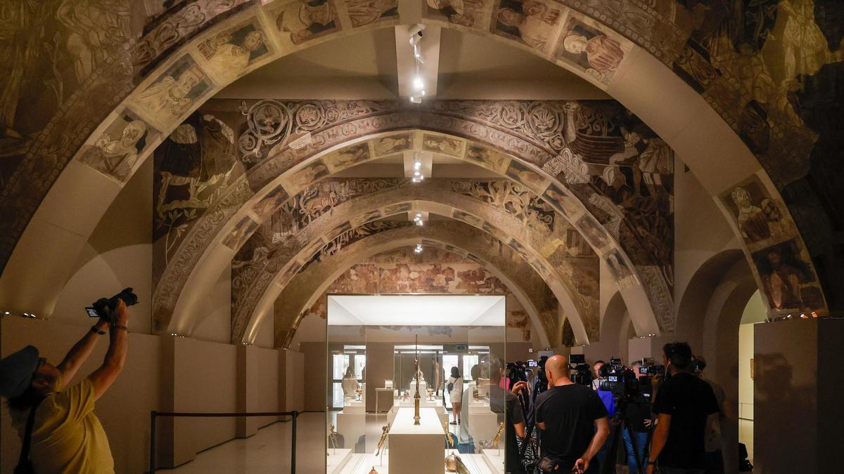 Interior del MNAC, donde se encuentran las pinturas murales de Sijena que deberán ser devueltas a Aragón.