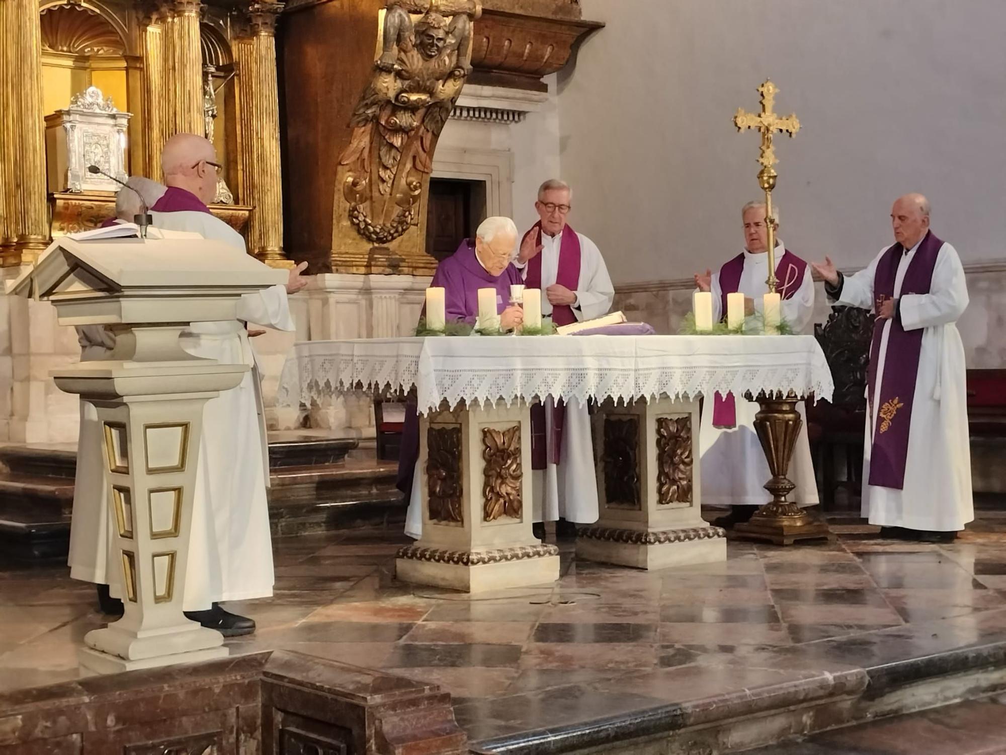 Funeral del cofundador de Mensajeros de la Paz Ángel Silva