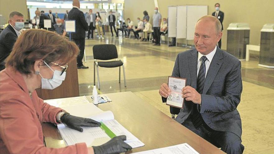 Putin se blinda al lograr el respaldo masivo a su reforma constitucional