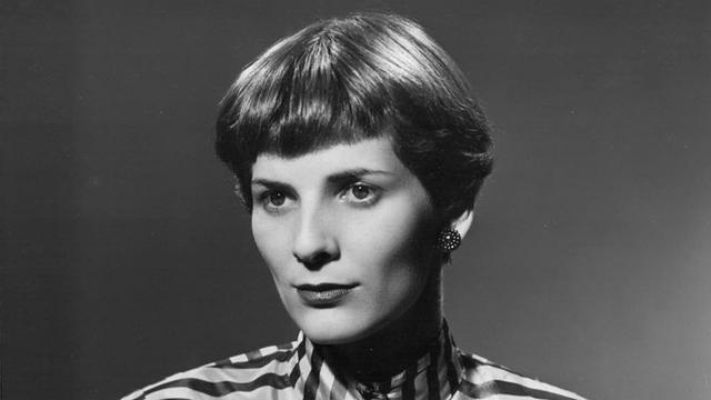 La escritora británica Elizabeth Jane Howard