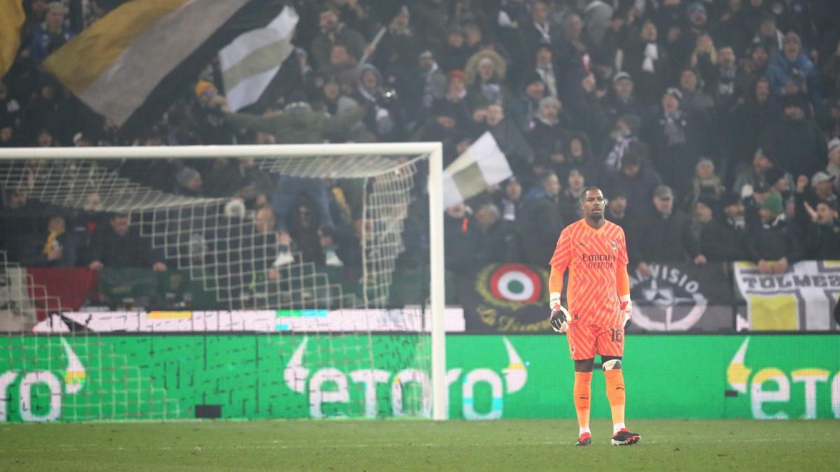 Maignan durante el partido ante el Udinese