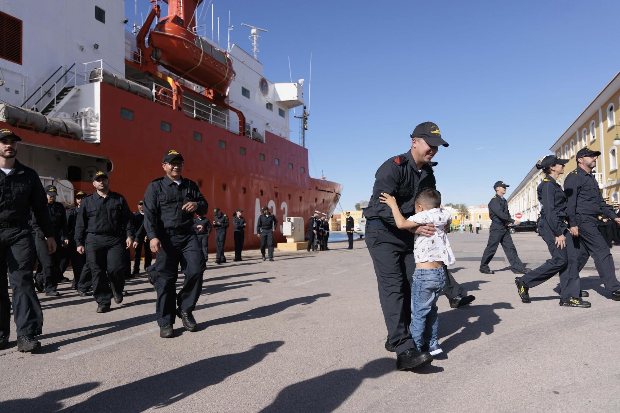 Las imágenes de la despedida del buque Hespérides en Cartagena