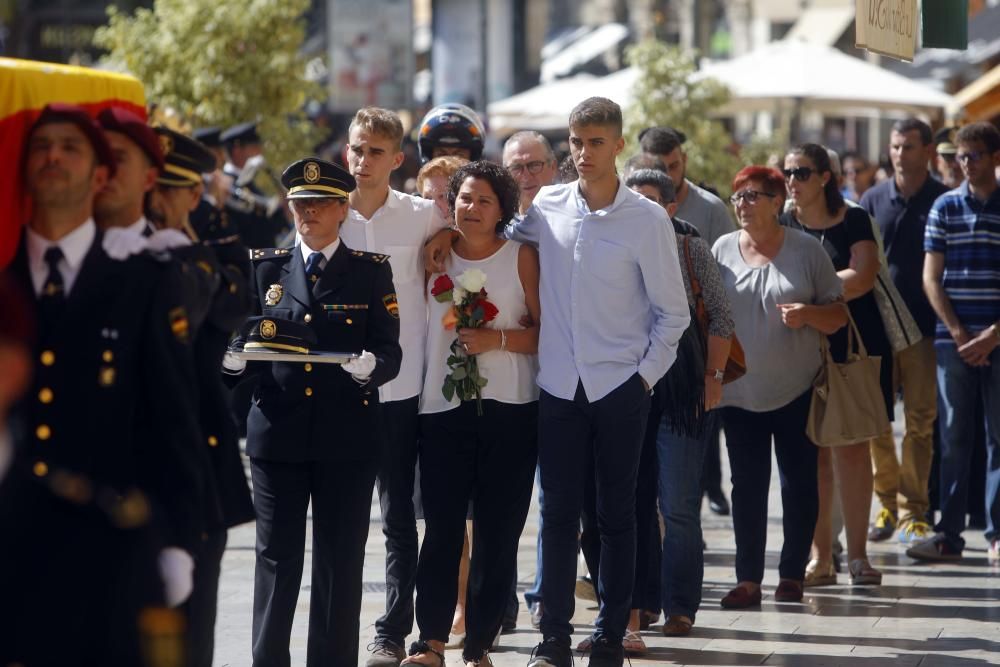 Funeral en la Catedral por el policía asesinado en València