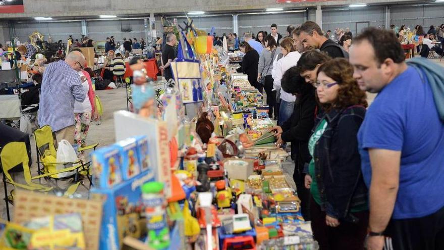 La pasada edición de la Feria de coleccionismo de Mieres.