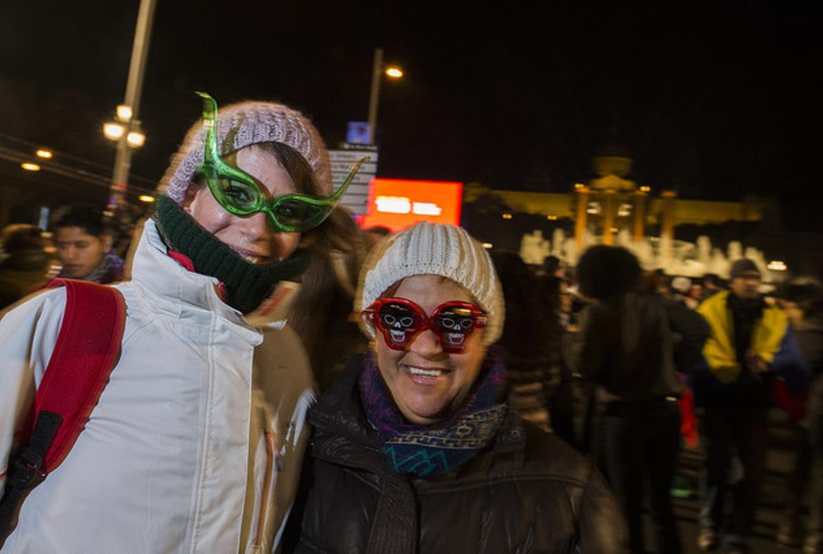 Ambient festiu a l’avinguda Reina Maria Cristina per celebrar el 2014.