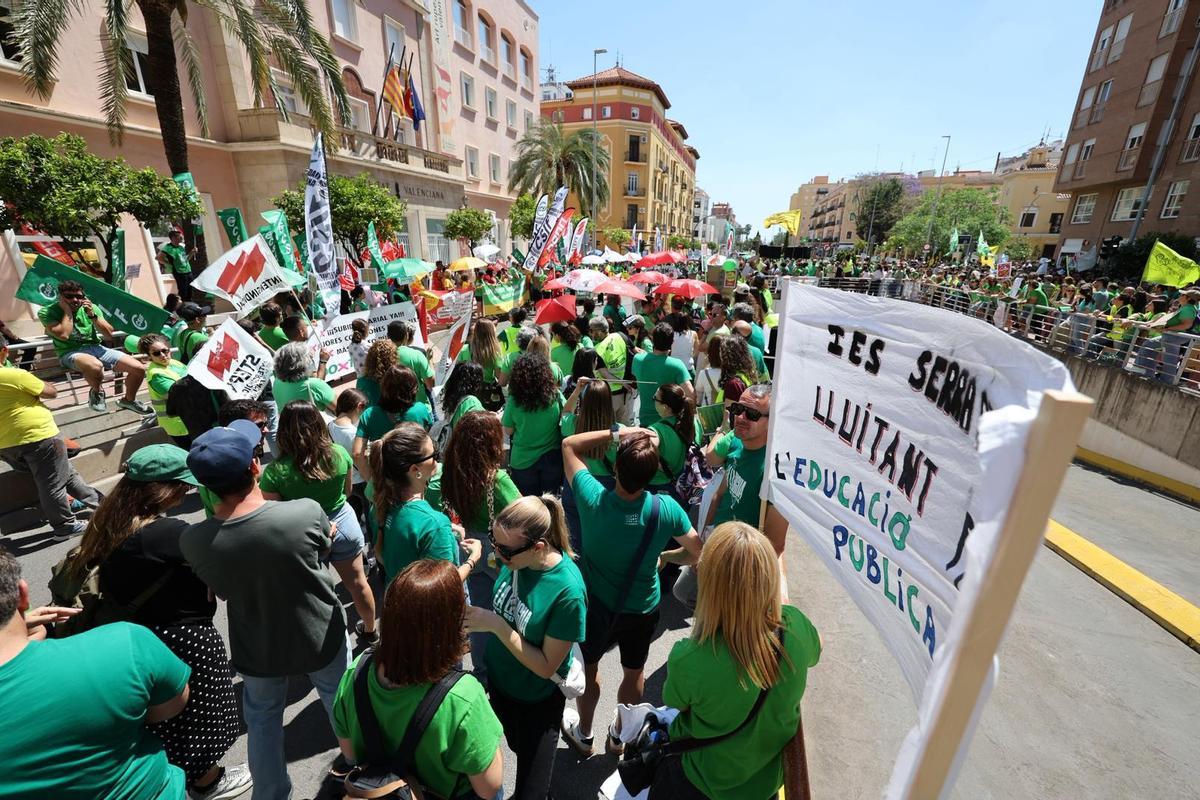 Concentración en la avenida del Mar de Castelló, este jueves.