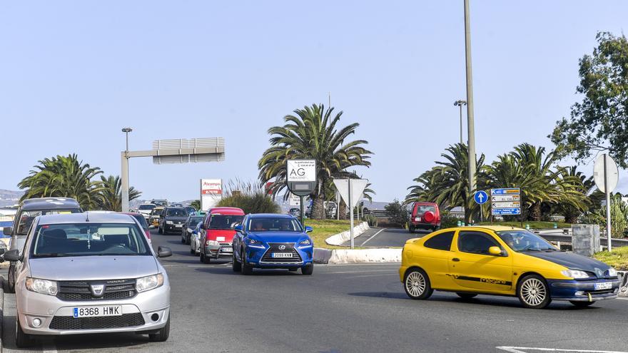 Empresarios y vecinos idean medidas para aliviar el tráfico de El Calero