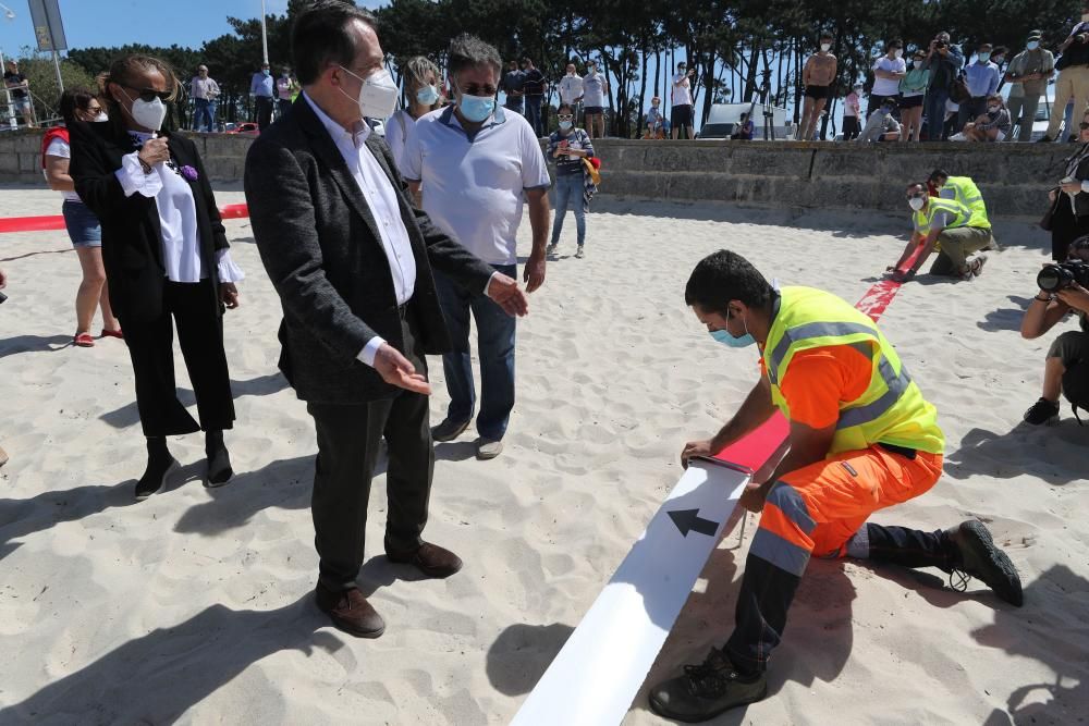 Caballero explica el sistema de seguridad para los arenales de Samil y O Vao.