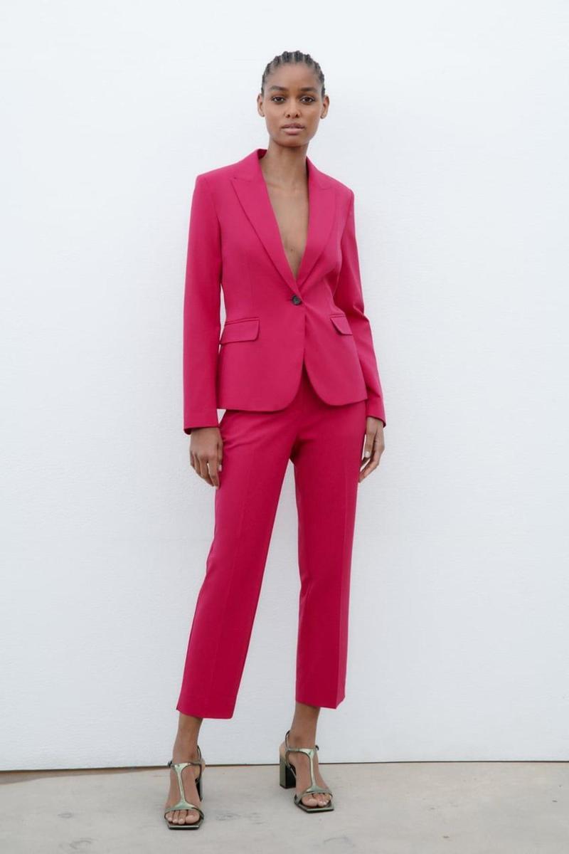 Traje rosa fucsia