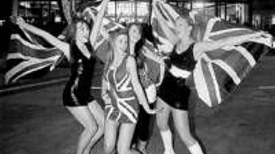 Las Spice Girls desatan la locura en Londres