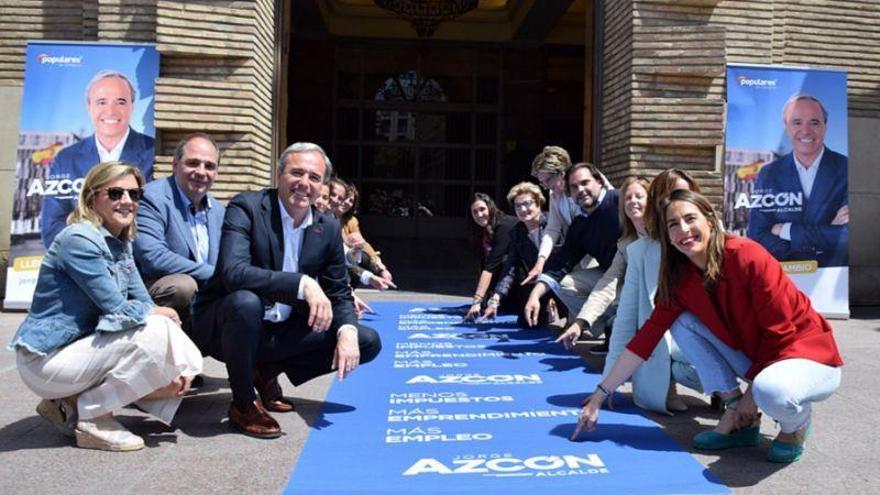 Azcón anuncia una alfombra azul en el Ayuntamiento para los inversores