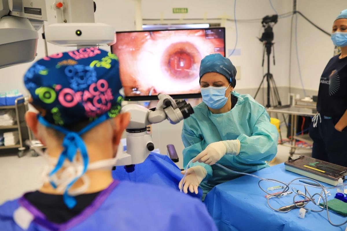 FacoElche: Cirugías de cataratas y glaucoma en directo desde el Hospital del Vinalopó