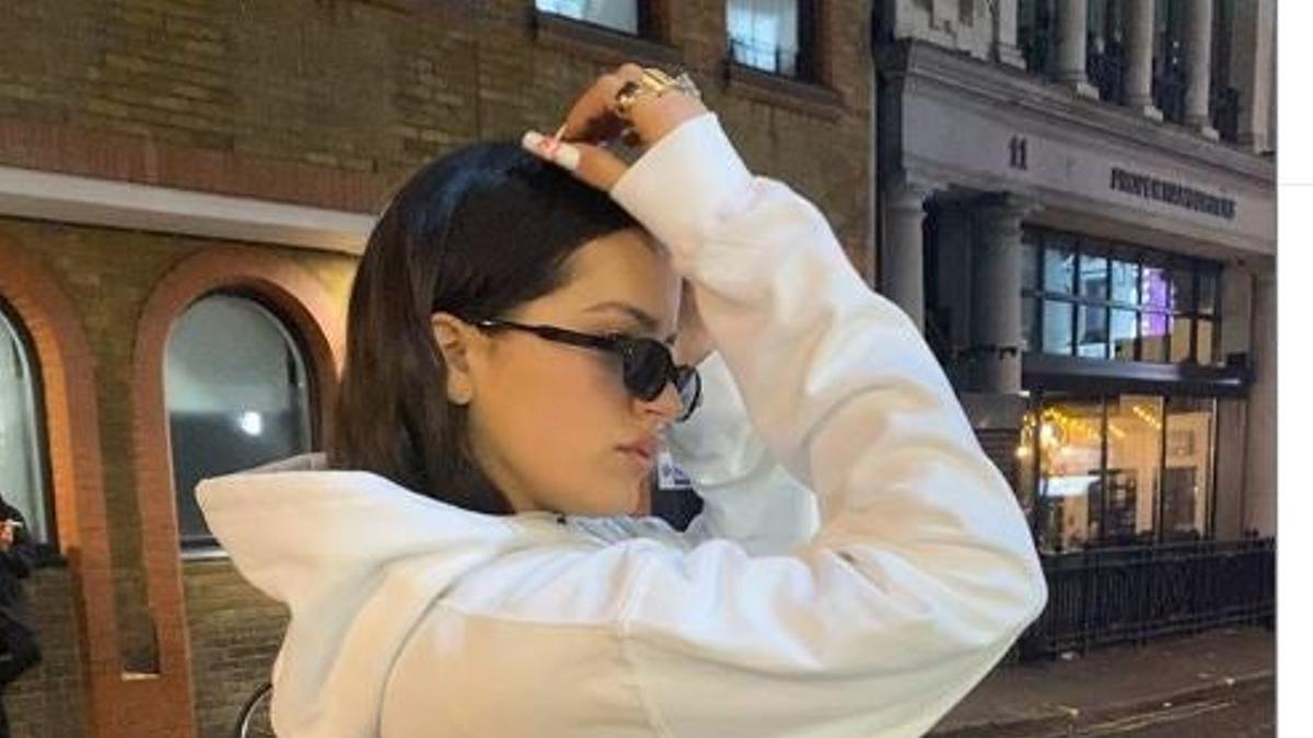 Rosalía se 'cuela' en el fiestón rosa por el 36 cumpleaños de Khloé Kardashian