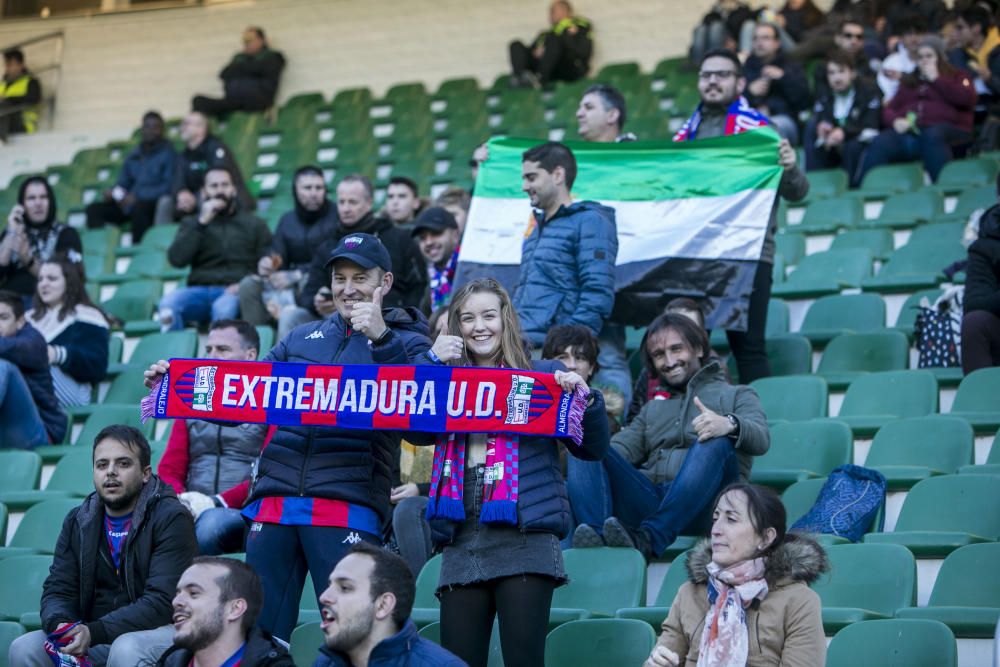 El Elche vence al Extremadura y se aleja de los puestos de descenso