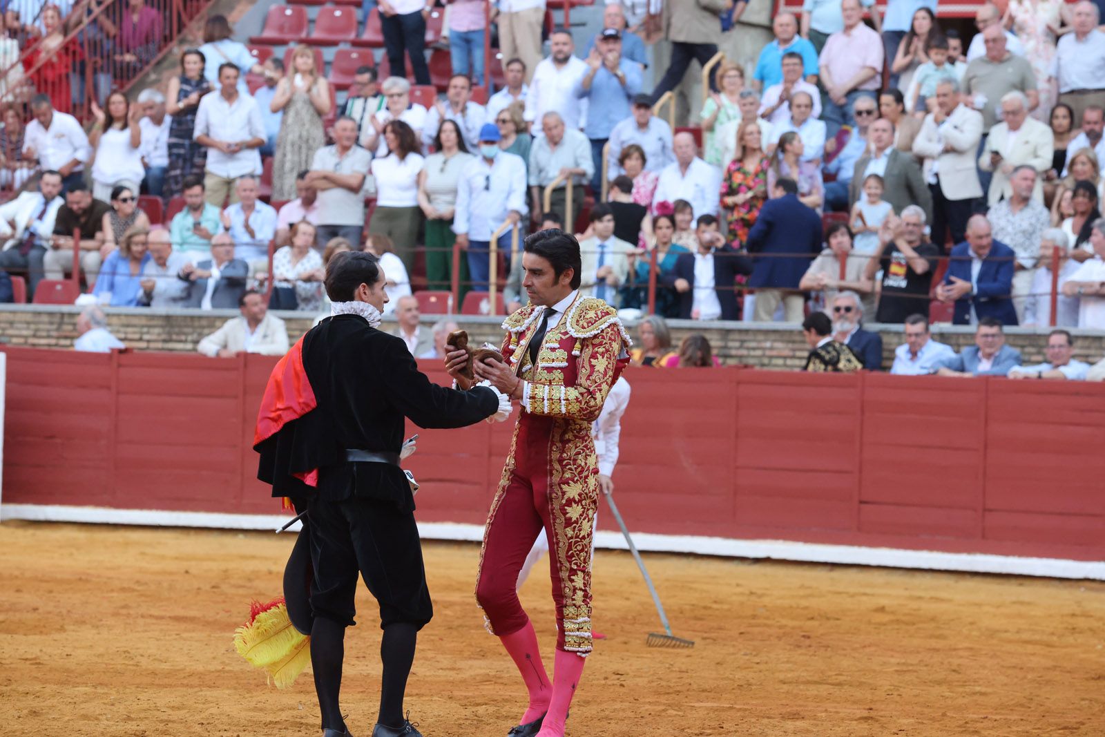 Migie Ángel Perera sale a hombros de Los Califas