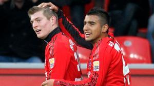 Arturo Vidal, sobre Toni Kroos: Lo agarré a patadas varias veces en el Bayer Leverkusen